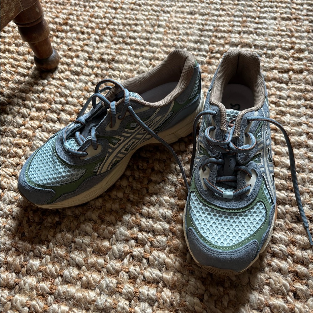 ASICS Gel - Picture 2 of 4